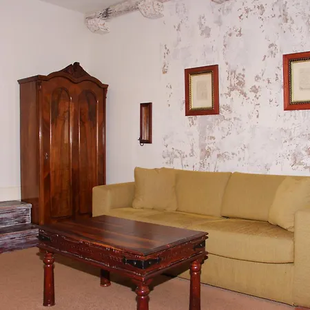 公寓 Stasea 斯梅代雷沃